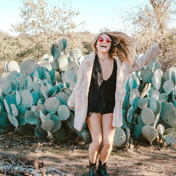 LAST ONE! NEW tan beige faux fur embroidered coat - Picture 13 of 13